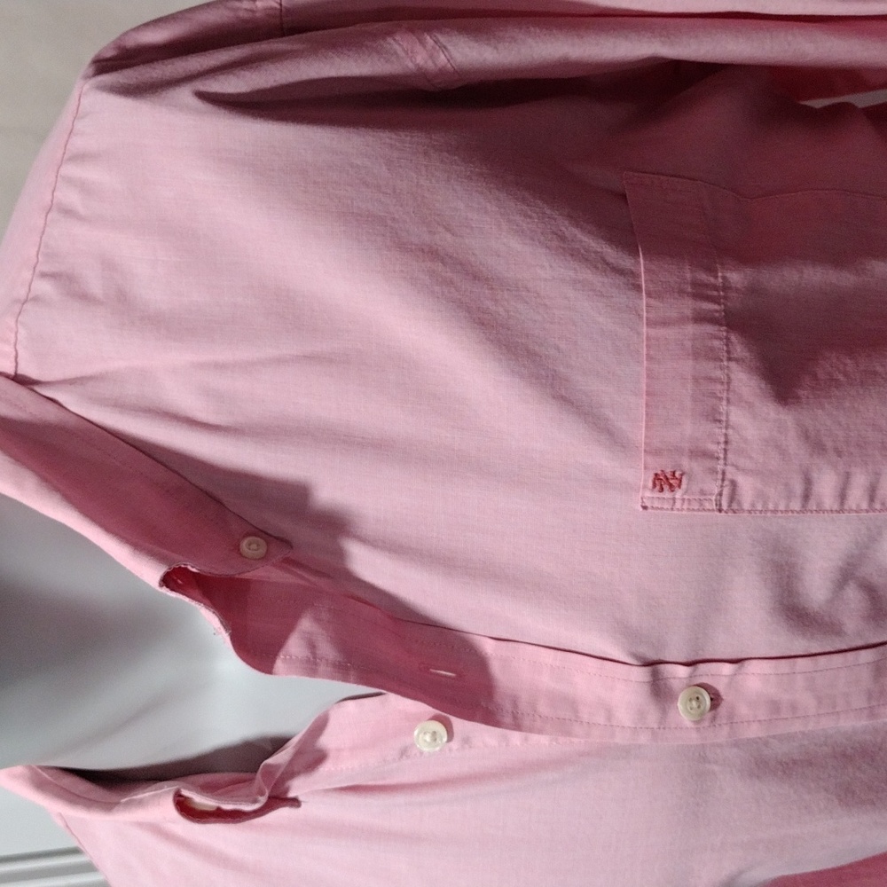 Izod mens pink cotton long sleeve shirt. Mint condition. XL